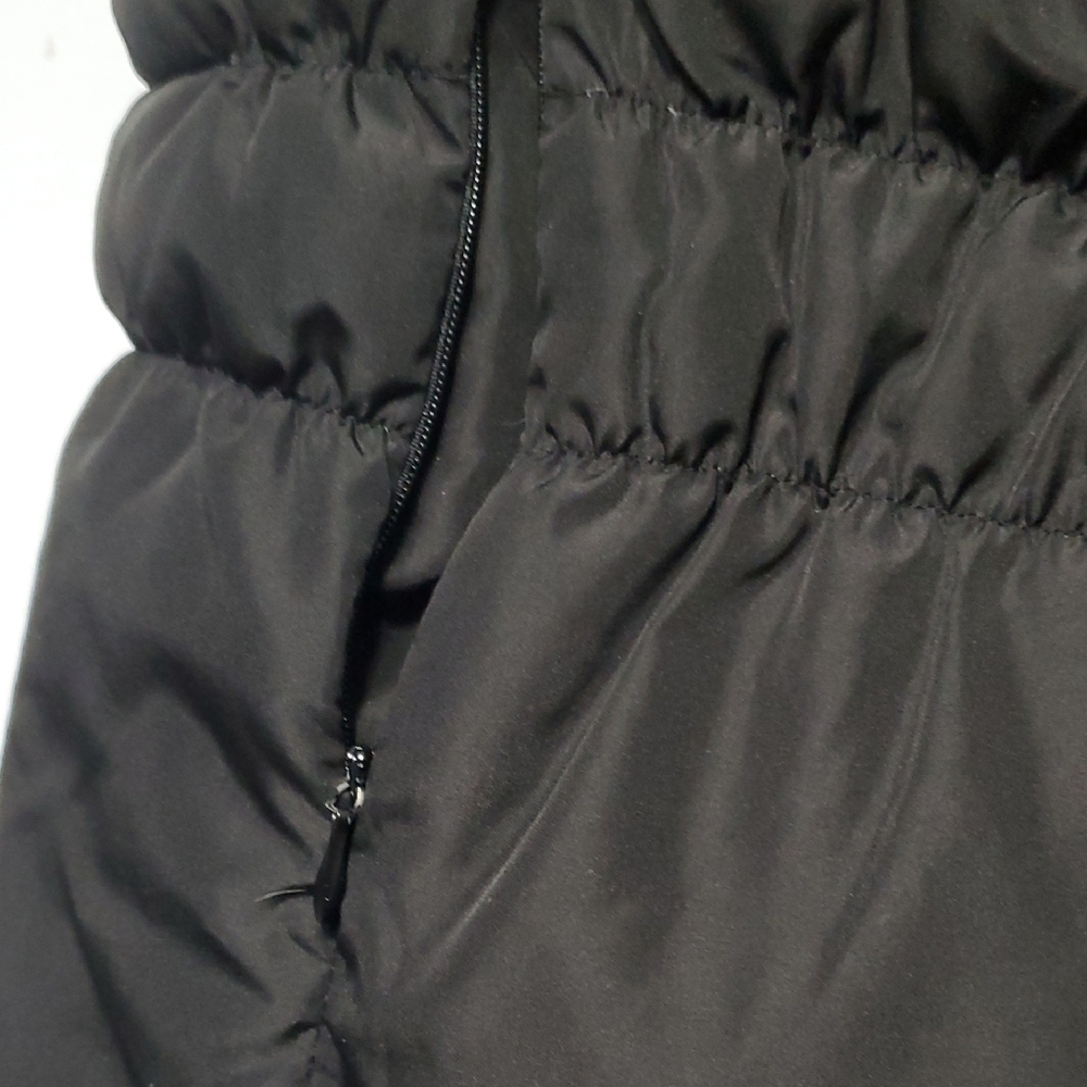 Black Quilted Puffer Vest with Stand-Up Collar - Picture 4 of 5